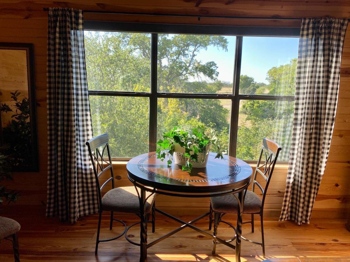 City On A Hill At Spring Creek Fredericksburg Exterior foto